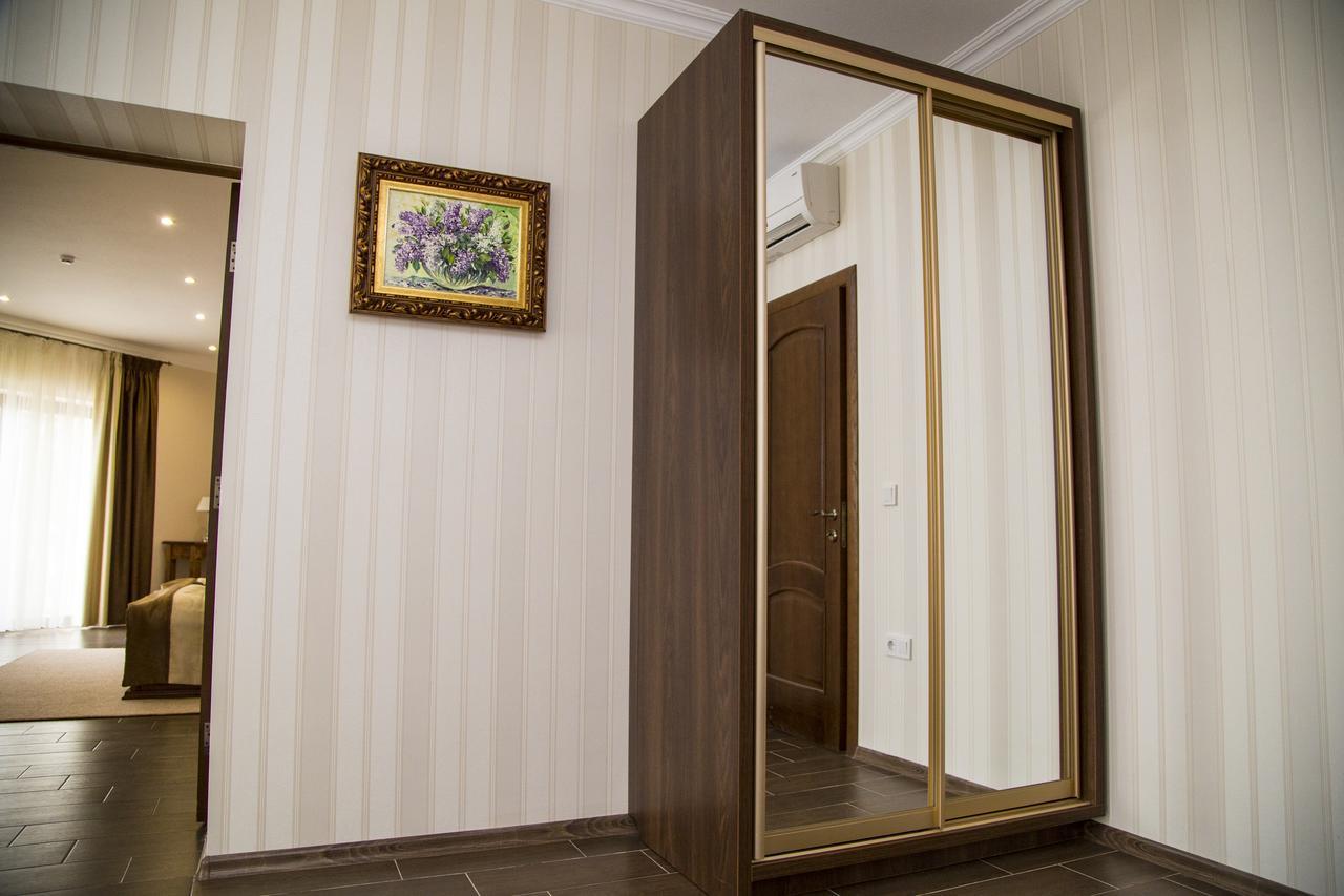 Villa Mitades Yanoshi Bagian luar foto